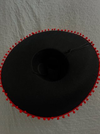 Sombrero Mariachi Negro con Adornos Rojos y dorado