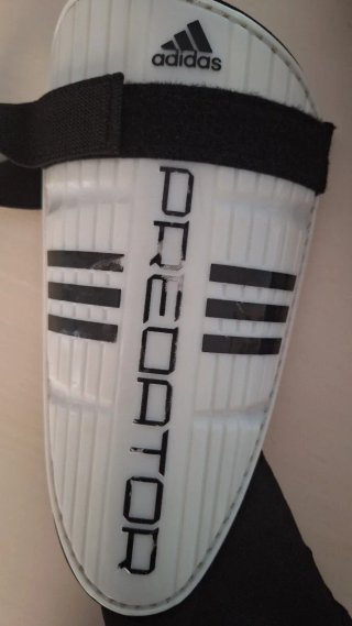 Espinilleras Adidas Predator con tobilleras
