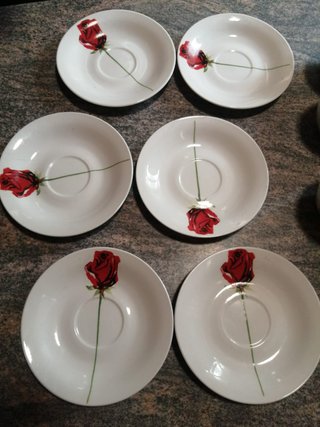 Juego 6 Tazas y Platos Café Flores Rojas