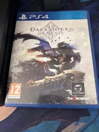 PS4 Negra + 2 mandos + 5 Juegos