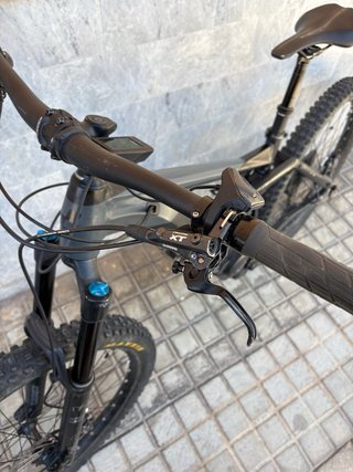 Bici Cube HPA electrica de montaña