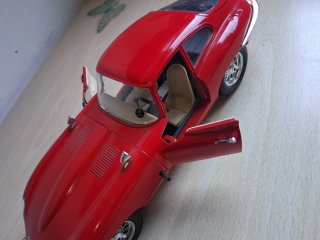 Modellino Auto Jaguar E-Type Rosso 1961 Bburago