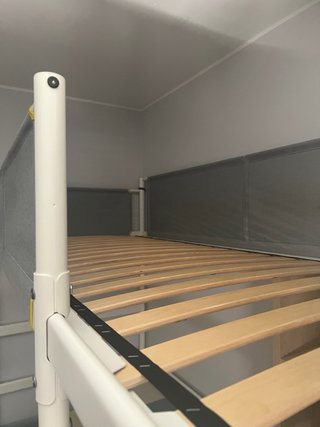 Estructura Cama Alta Blanca y Gris