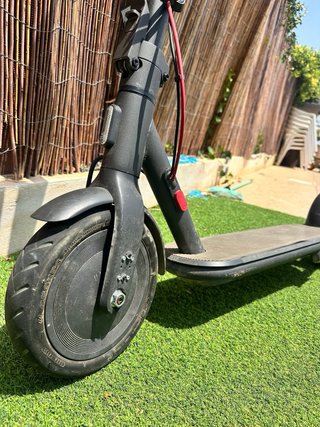 Patinete Eléctrico Xiaomi + Casco Negro