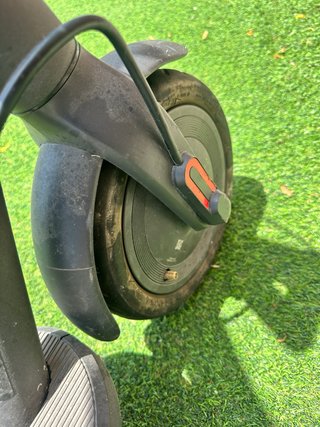 Patinete Eléctrico Xiaomi + Casco Negro