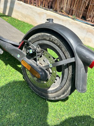 Patinete Eléctrico Xiaomi + Casco Negro