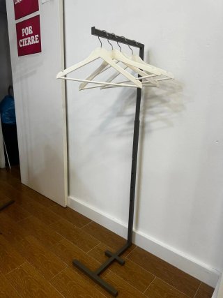 Mobiliario tienda de moda