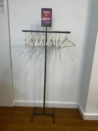 Mobiliario tienda de moda