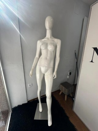 Mobiliario tienda de moda