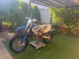 Moto Enduro/Motocross Blanca y Azul