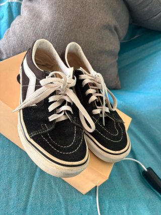 Zapatillas Vans Negras y Blancas
