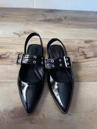 Zapatos planos negros charol con hebilla ajustable