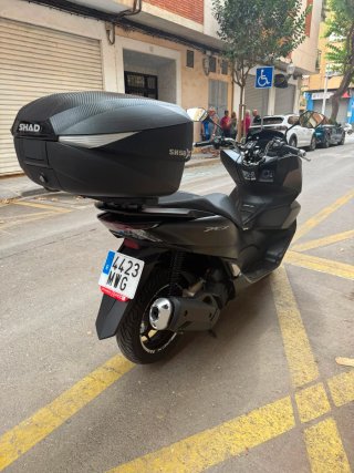 Honda PCX125 Negra Maxi-Scooter