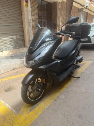 Honda PCX125 Negra Maxi-Scooter