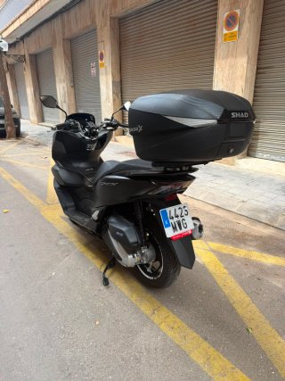 Honda PCX125 Negra Maxi-Scooter