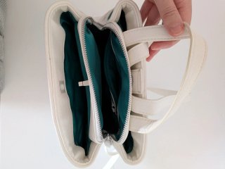 Mochila Desigual blanca con lunares verdes