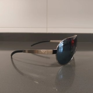 Gafas de sol Emporio Armani negras y plateadas