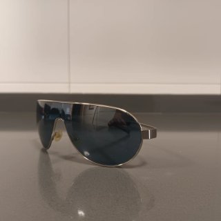 Gafas de sol Emporio Armani negras y plateadas