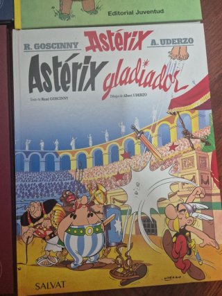 Lote de 6 cómics de Astérix, Tintín, Stilton..