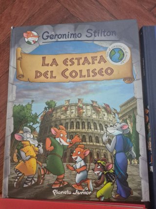 Lote de 4 cómics de Astérix, Tintín, Stilton..