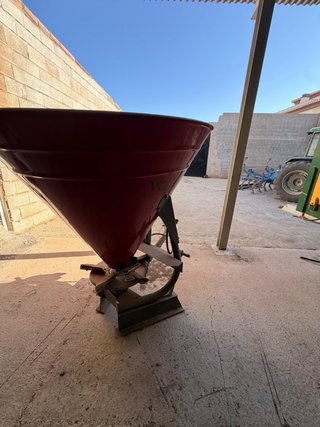 Abonadora VG Agro Roja