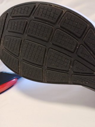 Zapatillas deportivas Puma blancas y rojas