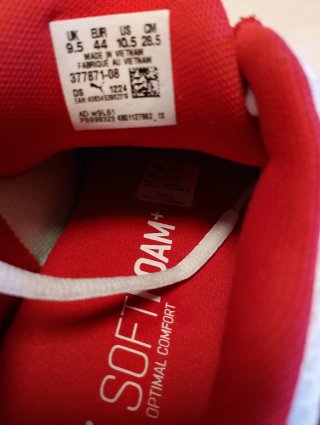 Zapatillas deportivas Puma blancas y rojas