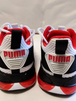 Zapatillas deportivas Puma blancas y rojas