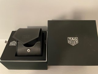 Estuche de reloj TAG Heuer gris