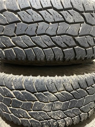 Cubiertas 31x10.50R15LT con llantas Et-44