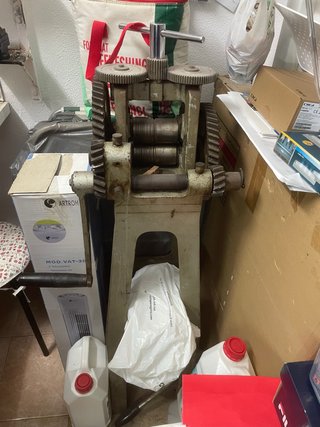 Máquina para estirar oro y metales