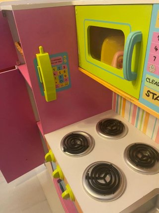 Cocinita de madera juguete