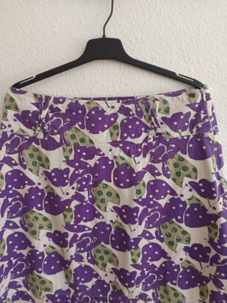 Falda Vero Moda flores moradas T-40