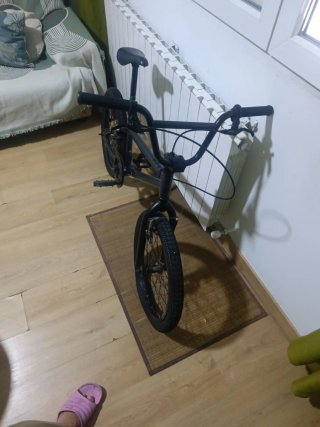 Bicicleta BMX gris