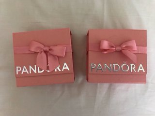 Caja regalo Pandora rosa con lazo