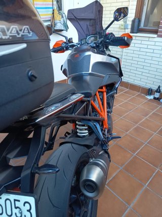 KTM 1290 Super Duke GT 2016 173cv