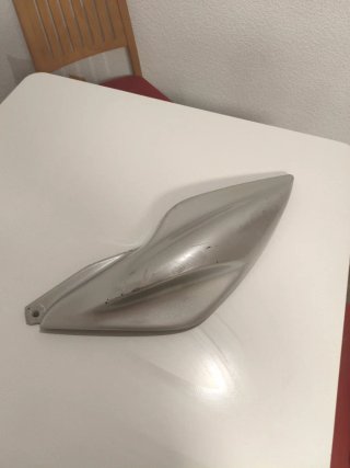 Tapa lateral Yamaha Aerox