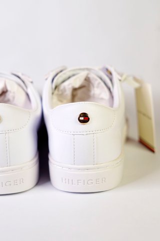Sneakers Tommy Hilfiger 38 • Zapatillas Cuero