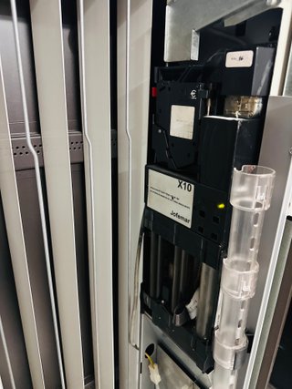 Máquina expendedora con billetero