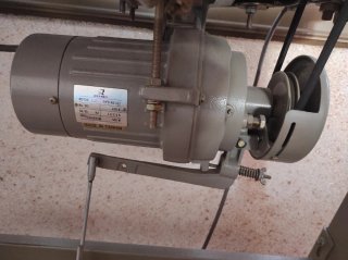 Máquina de coser industrial Brother DB2