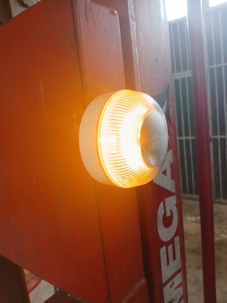 Luz de emergencia V16