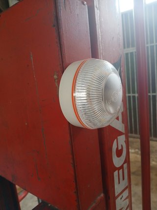 Luz de emergencia V16
