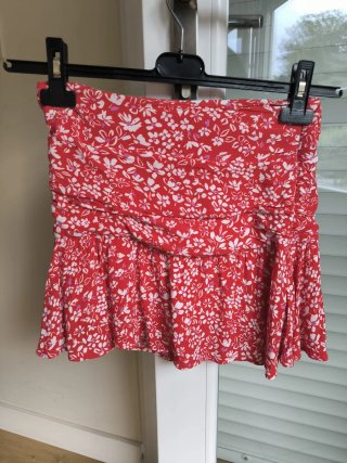 Falda corta Stradivarius