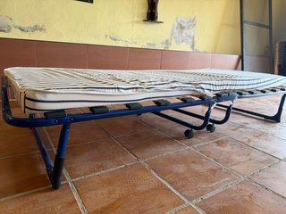 Cama plegable con colchón (ikea)