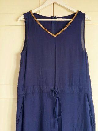 Mono Amichi cuello V con detalles dorados T.M
