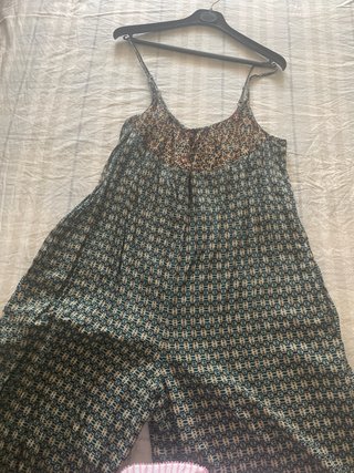 Mono estampado con tirantes
