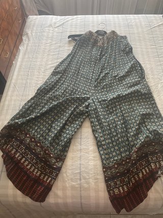Mono estampado con tirantes