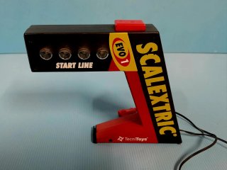 Scalextric Cuenta Vueltas y Semáforo EVO 1