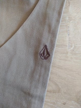 Pantalón chino beige hombre