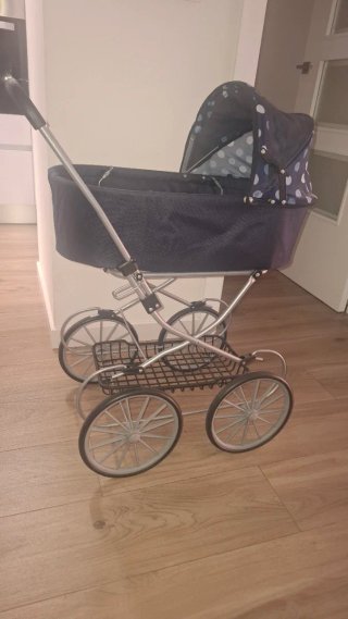 Carrito de muñecas clásico
